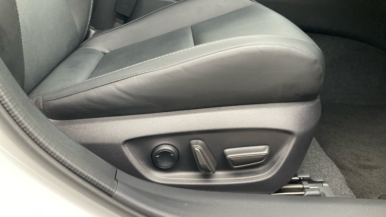 Toyota Prius 2.0 PHEV Excel 5dr CVT Hatchback